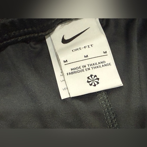 Men Nike Dri-Fit Charcoal Performance Shorts - Picture 4 of 5